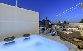 Central Sunny Loft With Plunge Pool